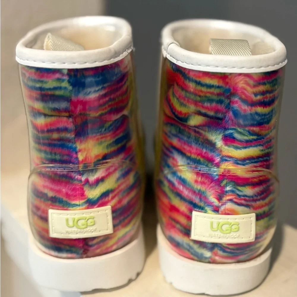 UGG Pixilate Mini Classic Boot Girl’s Sz 5 Multi-Color/Clear Rain Snow Boots